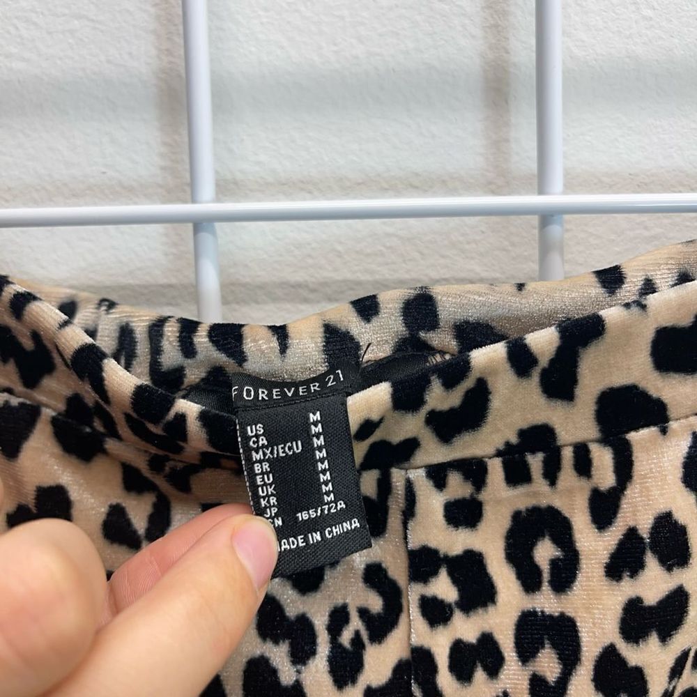 Forever 21 Legging Shorts 🩳 Cheetah 🐆 Leggings - Picture 2 of 4